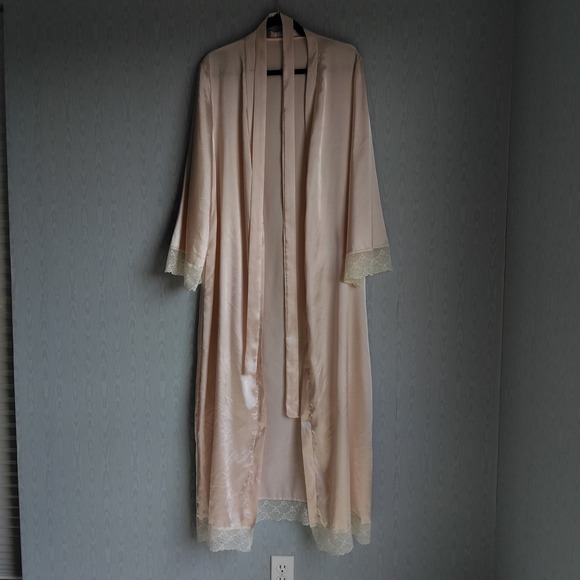 Vintage Full-Length Lace Trim Pale Pink Robe - Picture 2 of 11